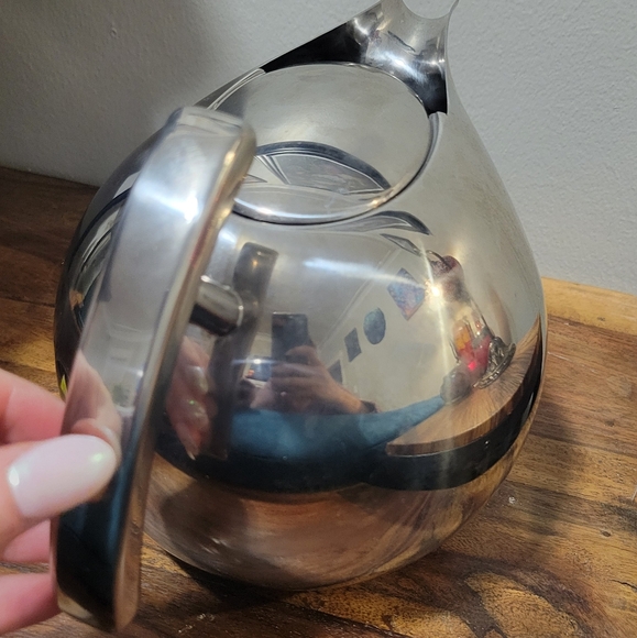 Brand New Stainless Steel Jazz Tea Kettle with strainer by Nambe - Picture 4 of 5